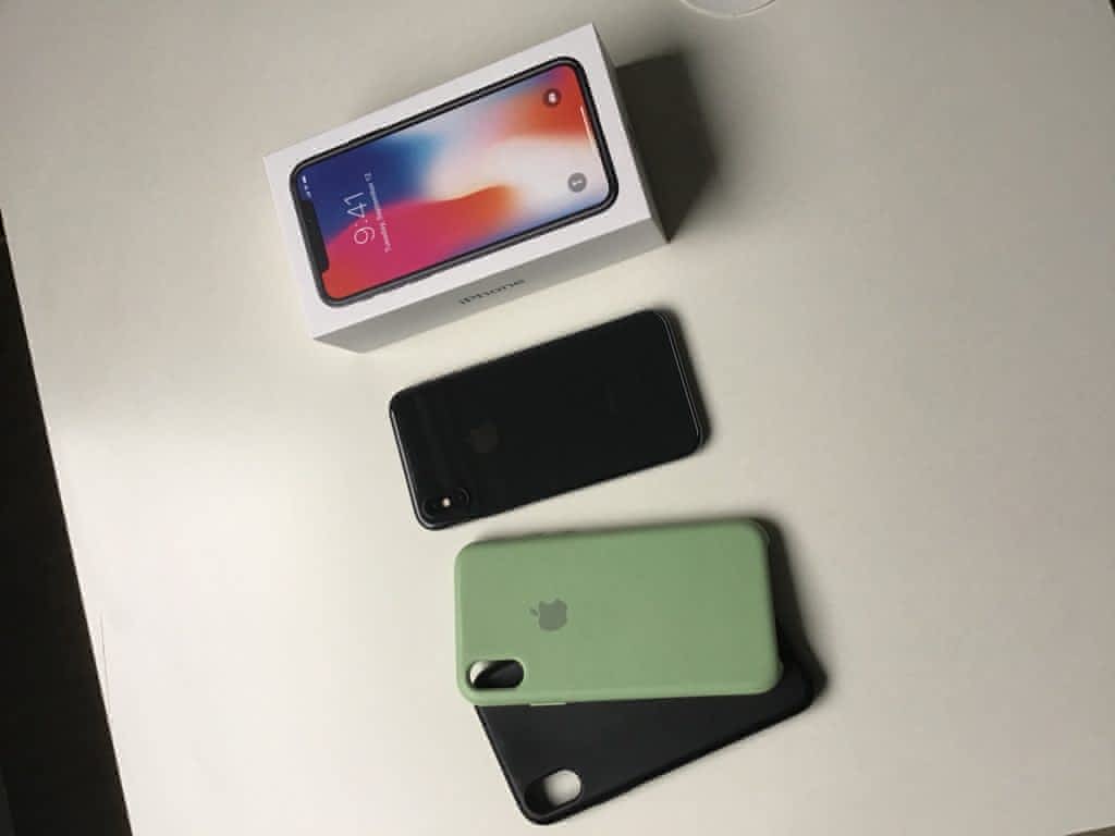 iPhone X 64 GB Space Gray kryty ZDARMA Apple 義賣會