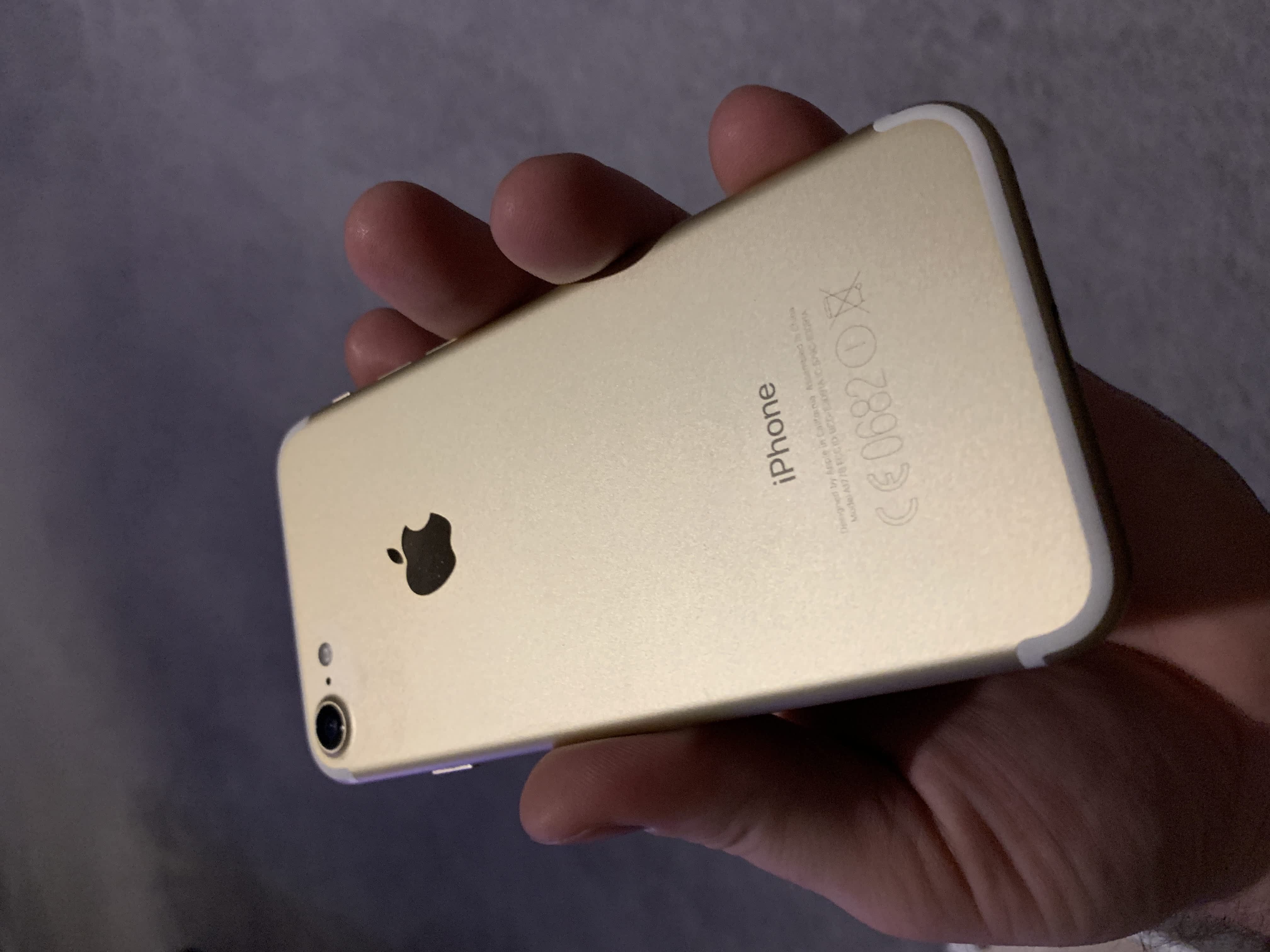 iPhone - iPhone 7 Gold 32GB SIMフリーの+solo-truck.eu