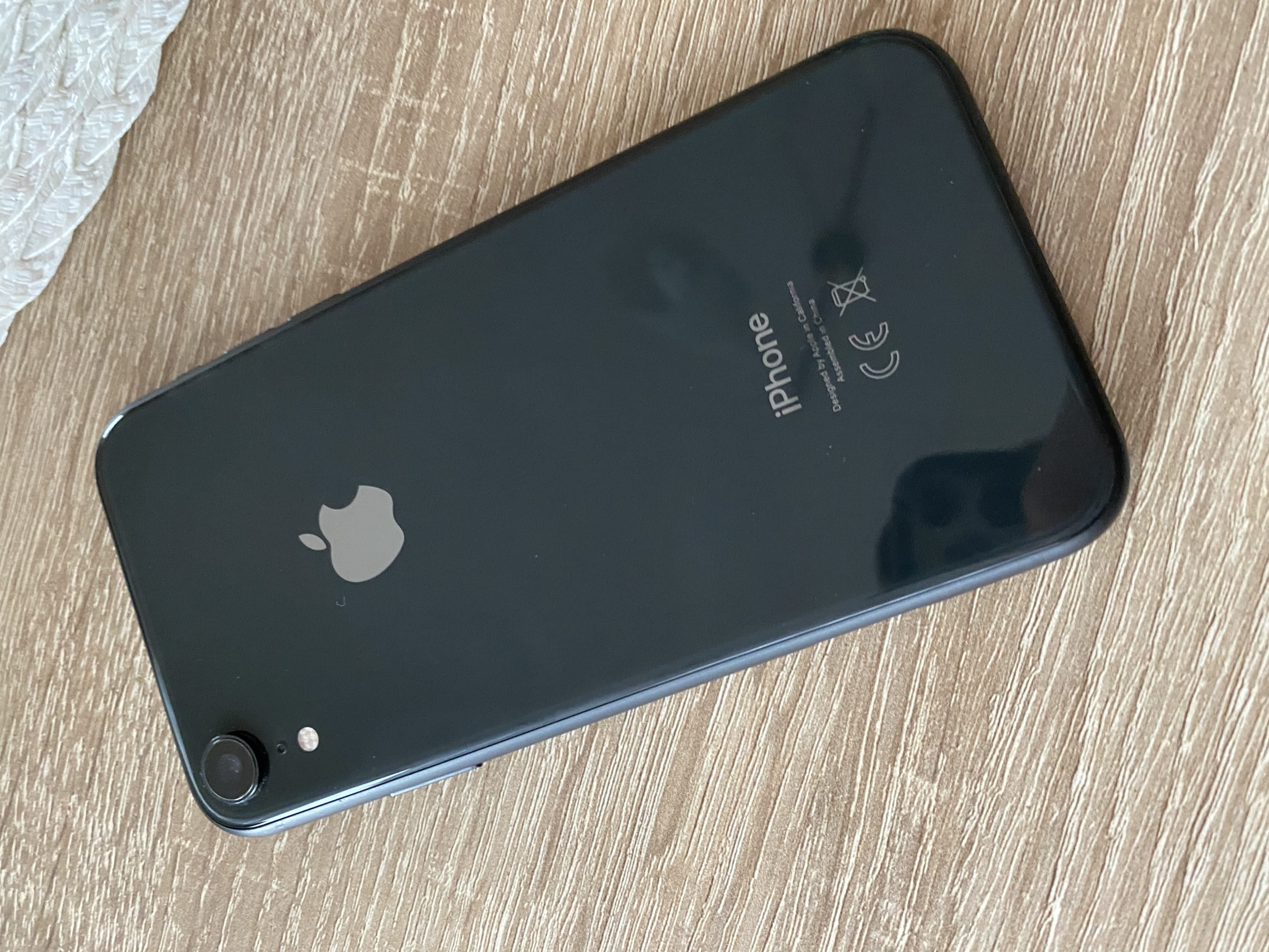 iPhone XR 128GB - ブラック - Apple バザール