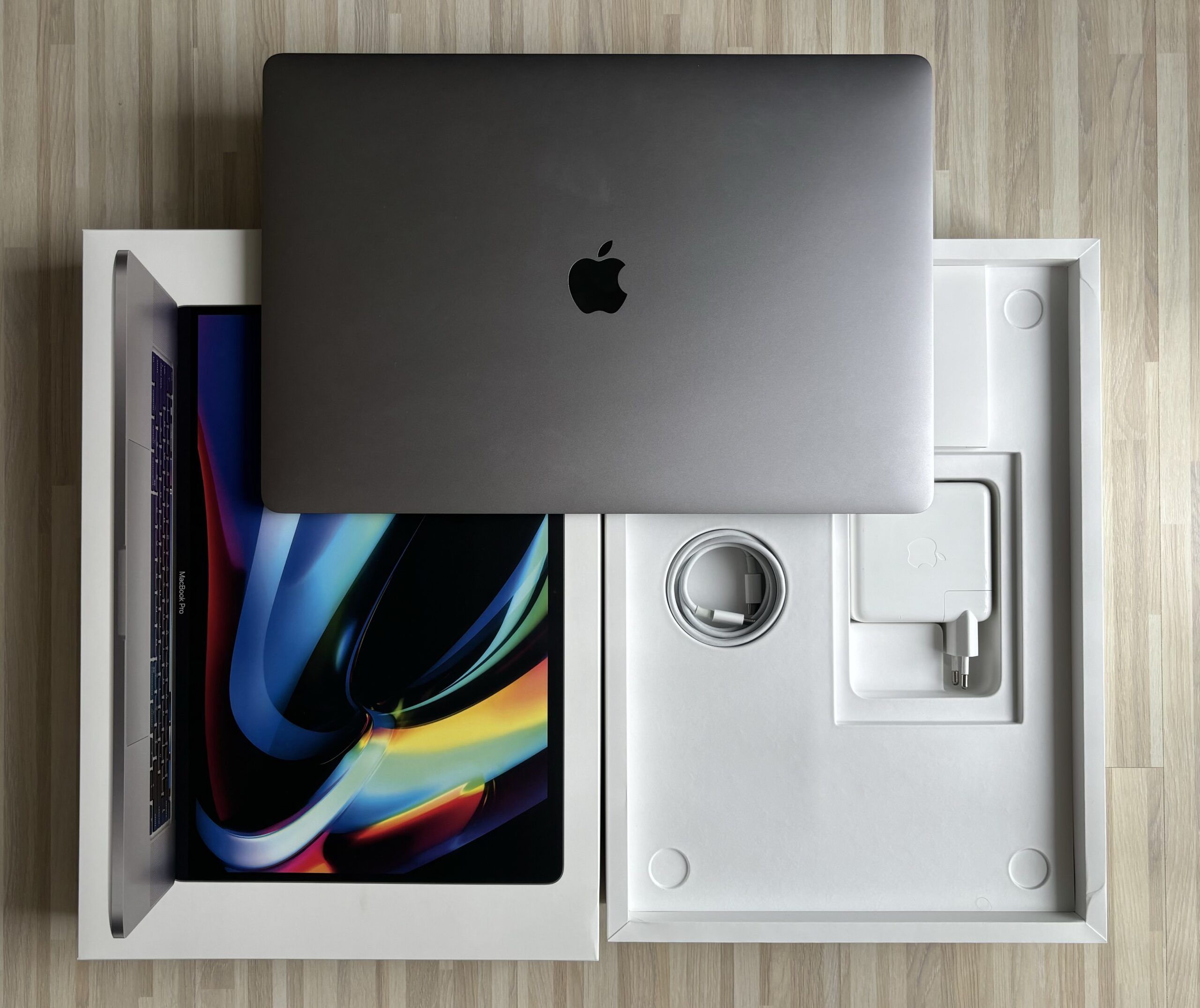 Macbook Pro 16 2019 i9/32 GB/1 TB - Apple バザール
