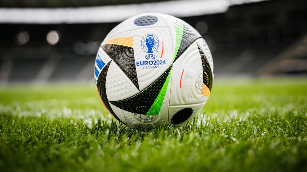 Que tecnologia está escondida na bola do Campeonato Europeu de Futebol deste ano?  –Revista LSA